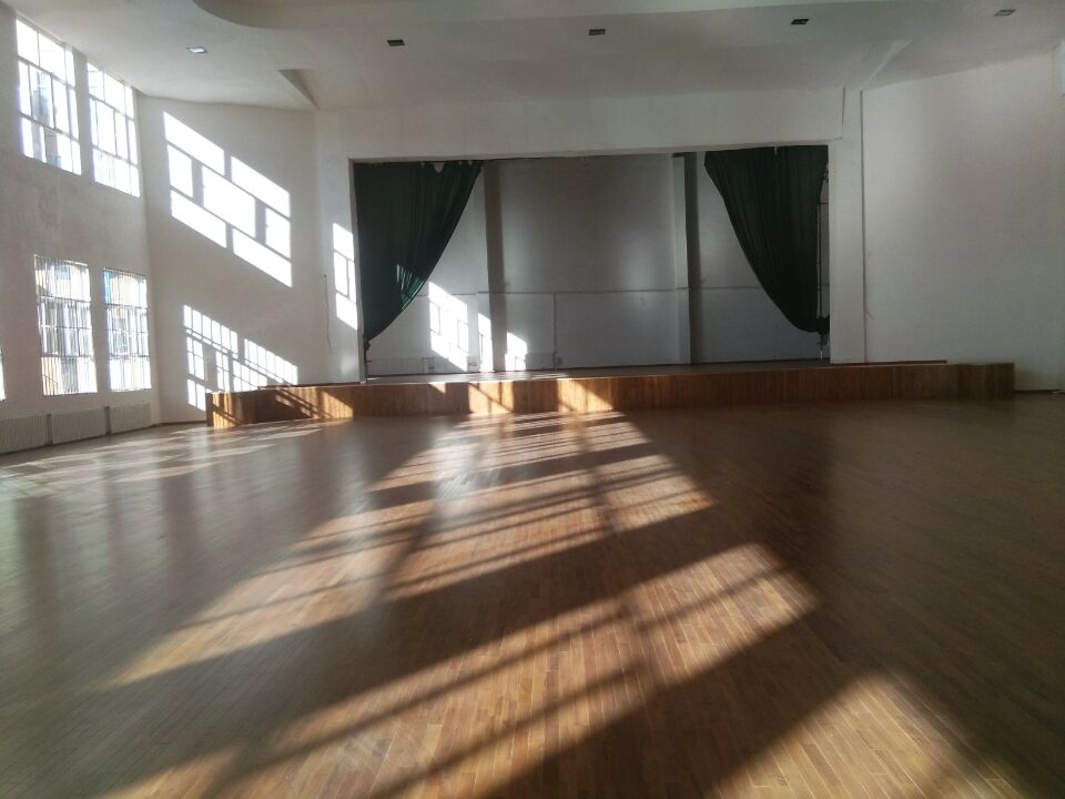 運動木地板--內蒙古鄂爾多斯伊金霍洛監(jiān)獄成功案例